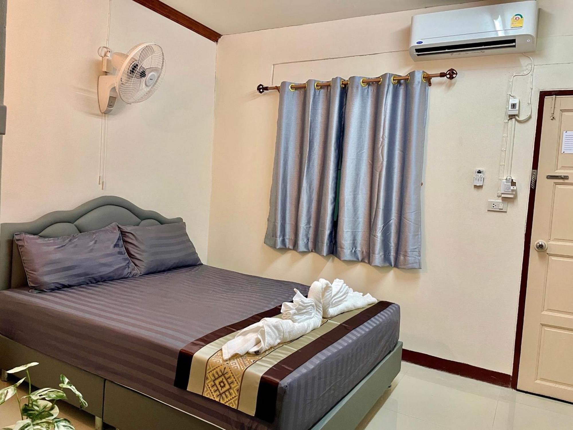 2B Cozy Hostel ตรัง 外观 照片